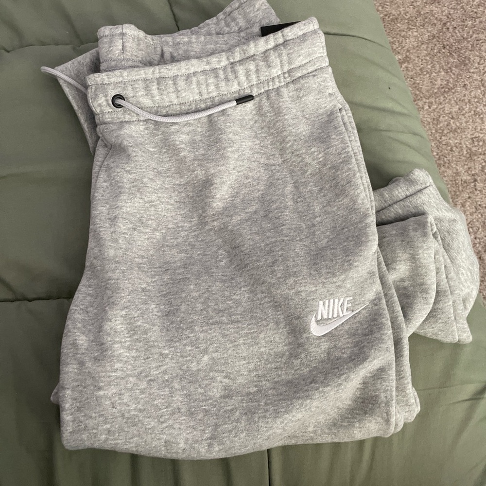Nike Grey Joggers Size : M